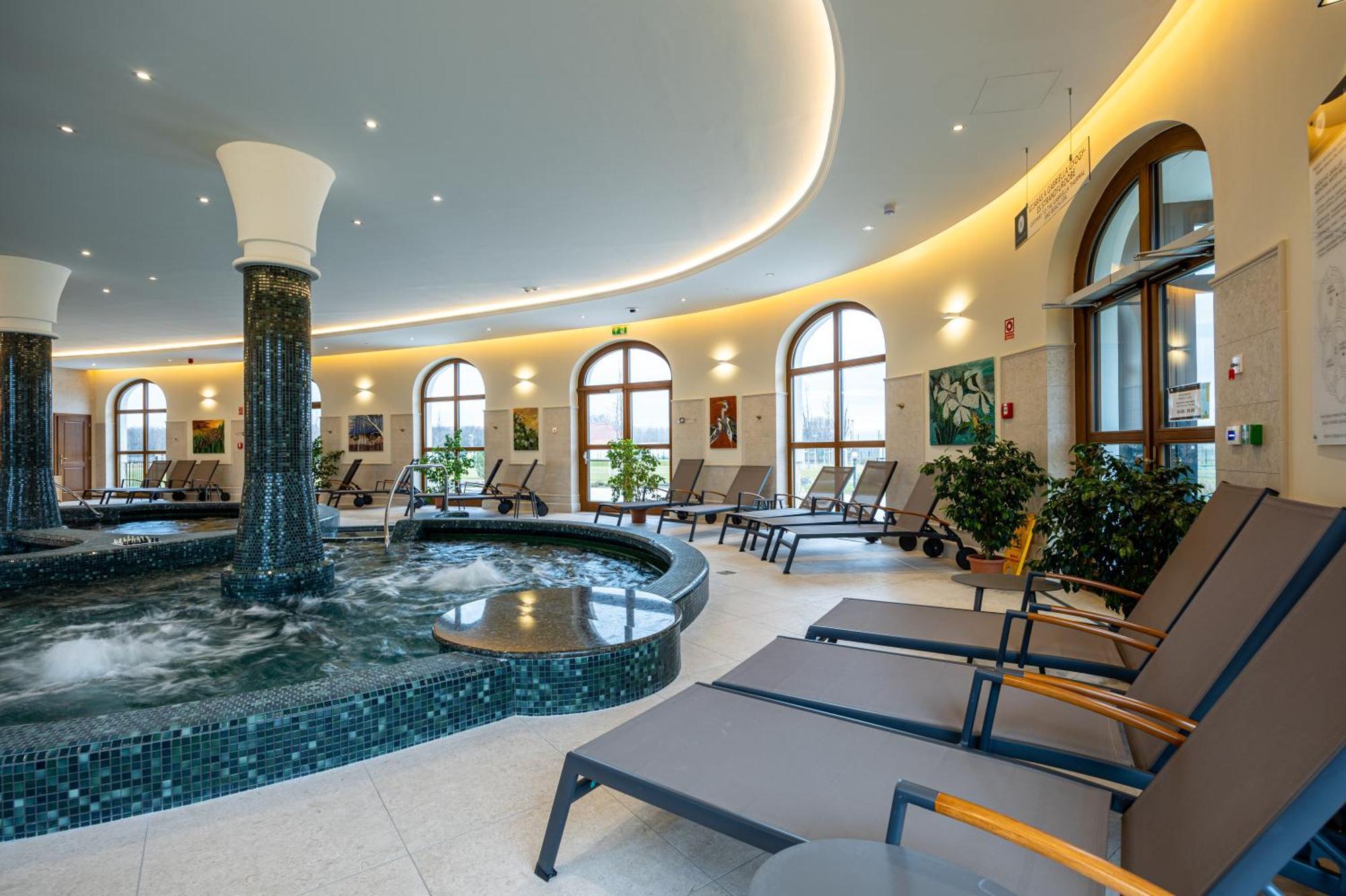 Hungarikum Hotel Lakitelek Экстерьер фото